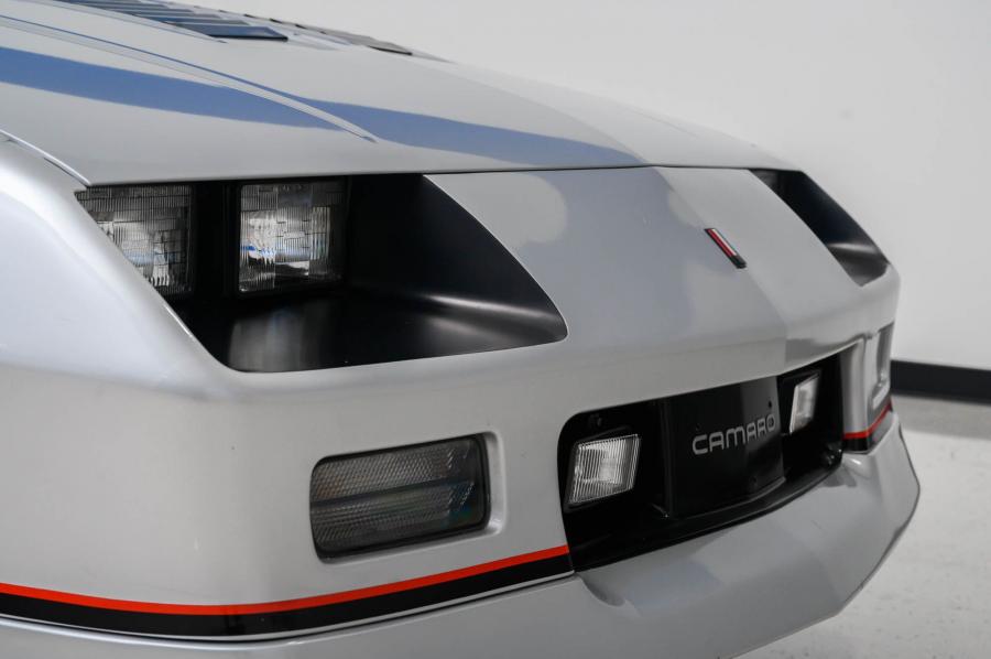 Детали экстерьера Chevrolet Camaro Z28 IROC-Z (1FP87) 1985 года  (фото 29 из 124)
